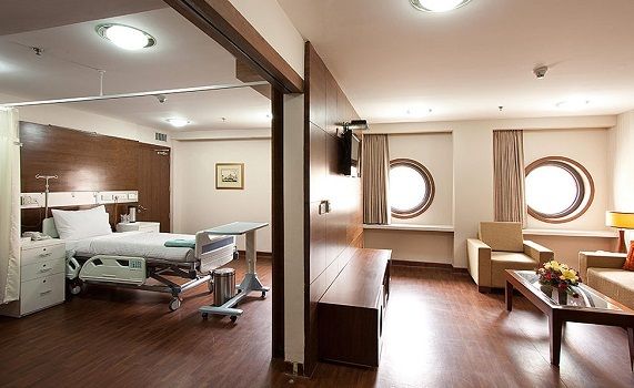 Indraprastha Apollo Hospital