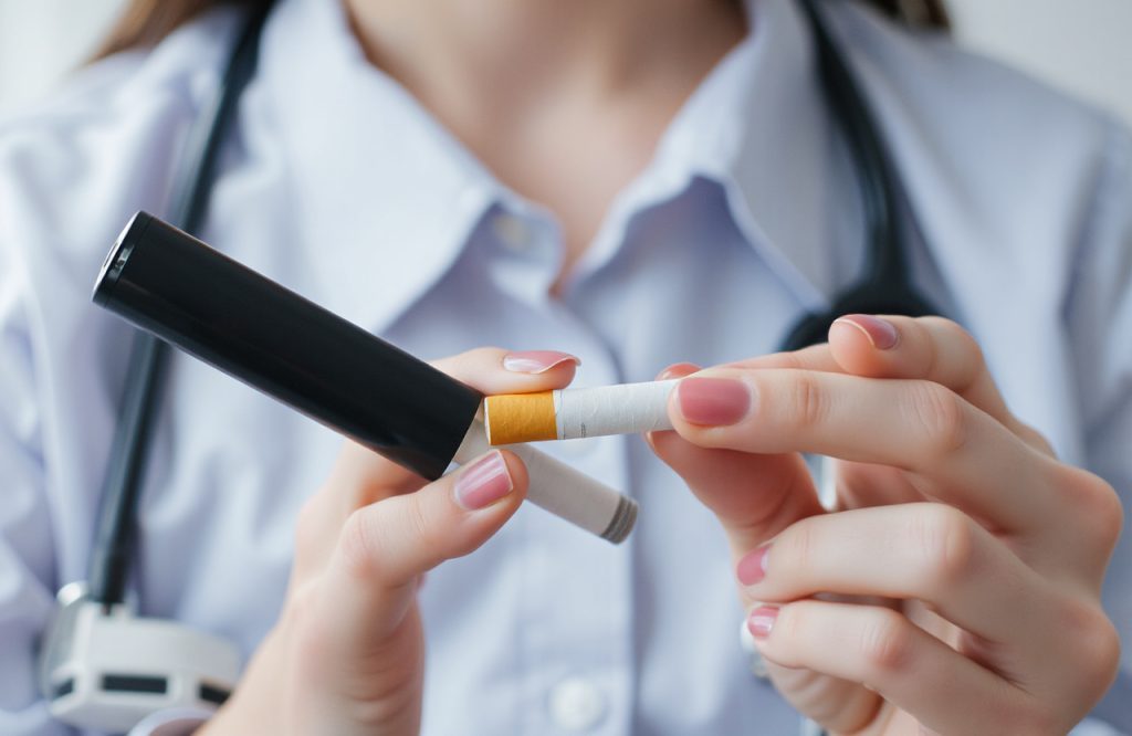 Study Reveals Similar Cardiovascular Risks in E-Cigarette Users and Traditional Smokers